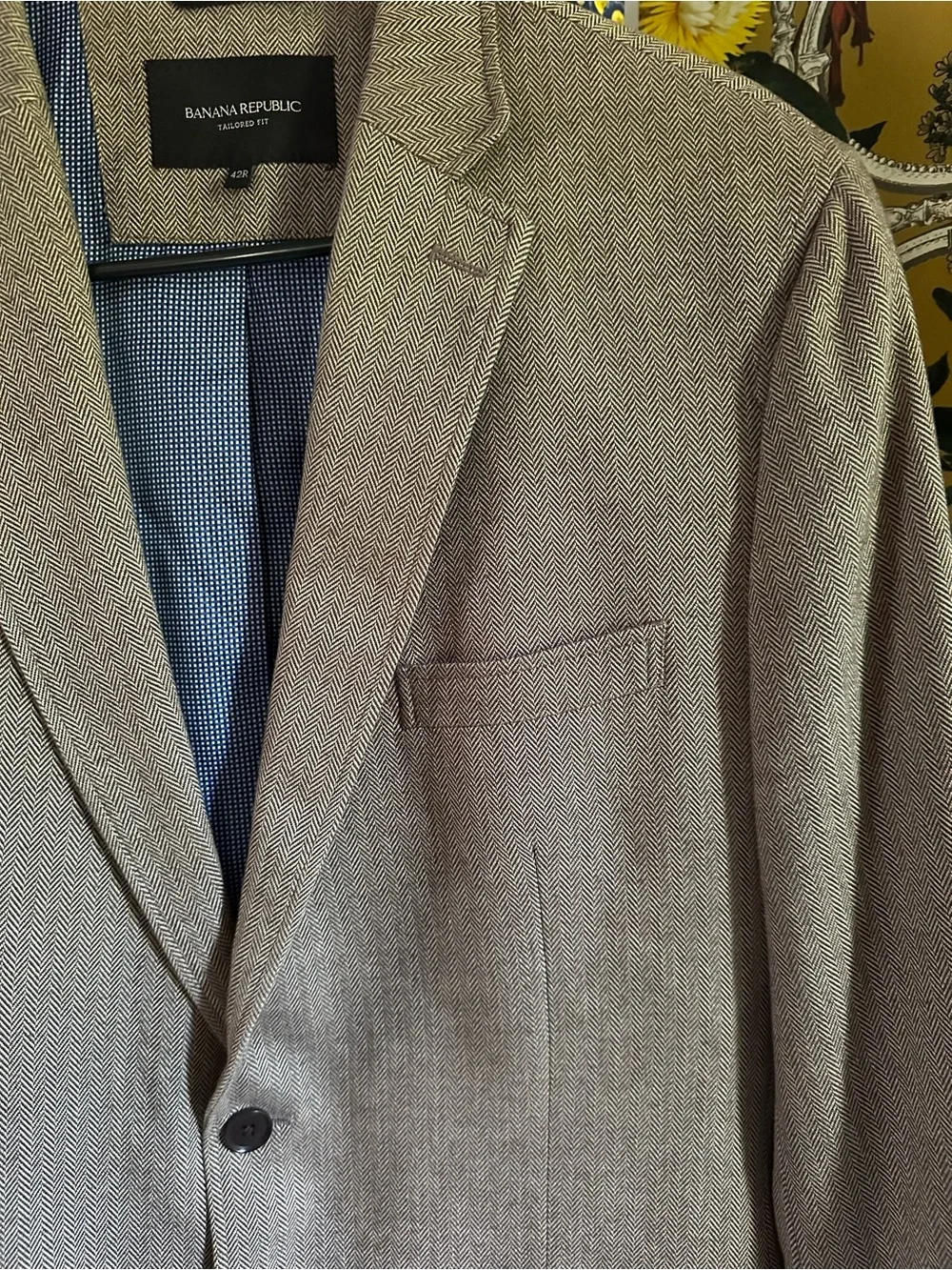 Banana Republic Herringbone tailored Light Brown Two-Button Blazer 42R Cotton